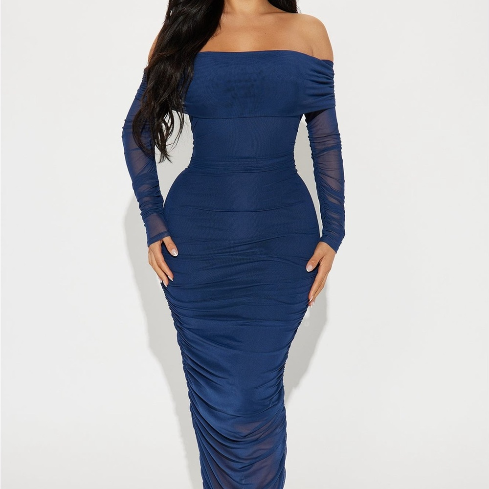 Fashion Nova- Top trend ruched maxi dress